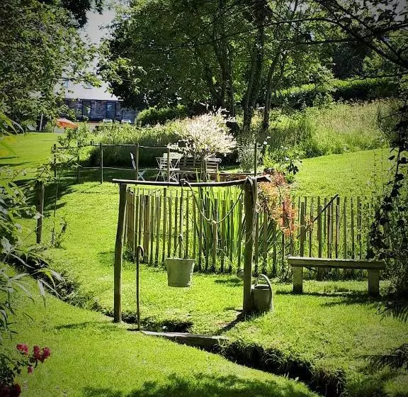 Aamiaismajoitus (B&B) La Fontaine De Resnel