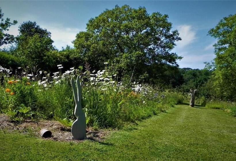 민박 La Fontaine De Resnel