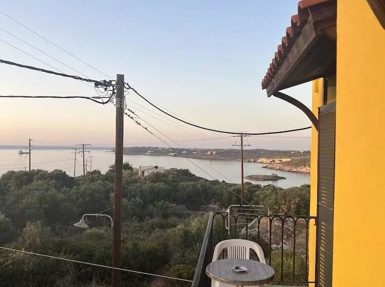 مسافرخانه Sunrise Apartments