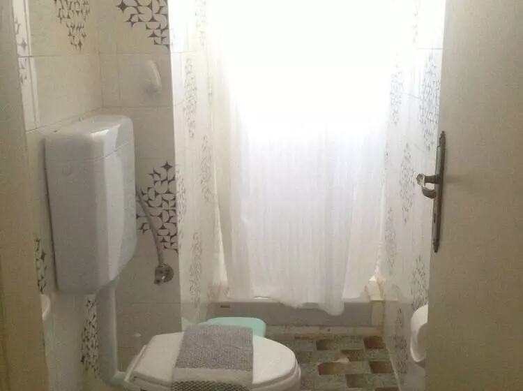 مسافرخانه Sunrise Apartments