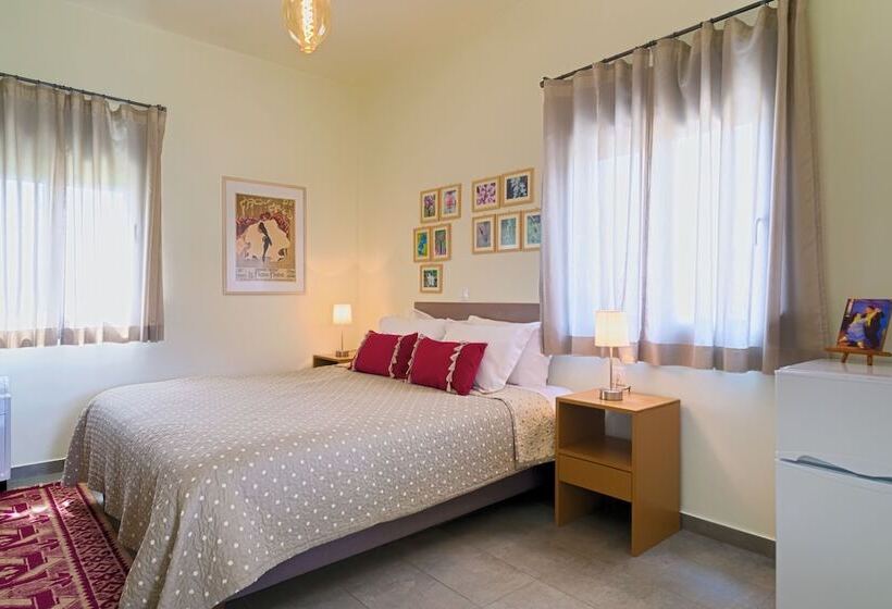 Отель Aegina Bed & Culture B&b