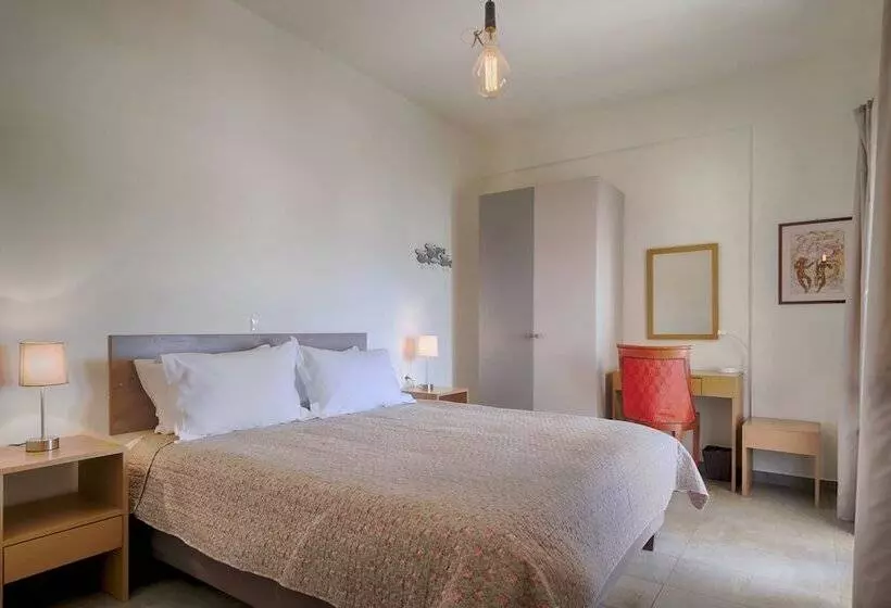 Hotelli Aegina Bed & Culture   B&b