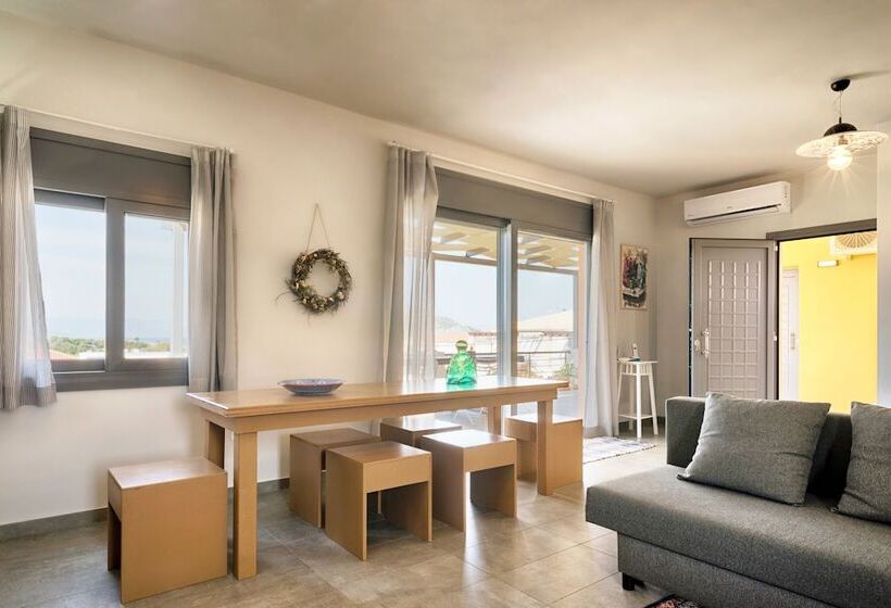 Отель Aegina Bed & Culture B&b