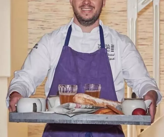 Hotelli Maison Tiegezh