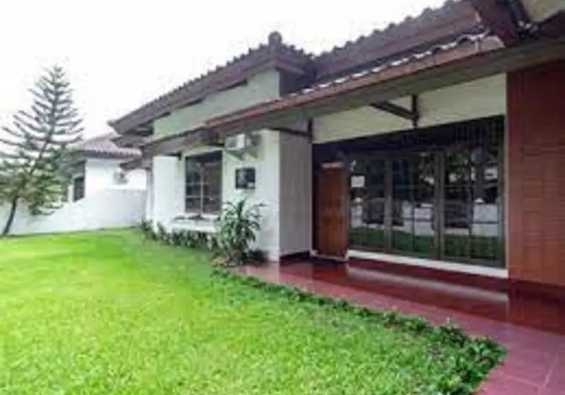 ホテル Raz House By Oyo Rooms