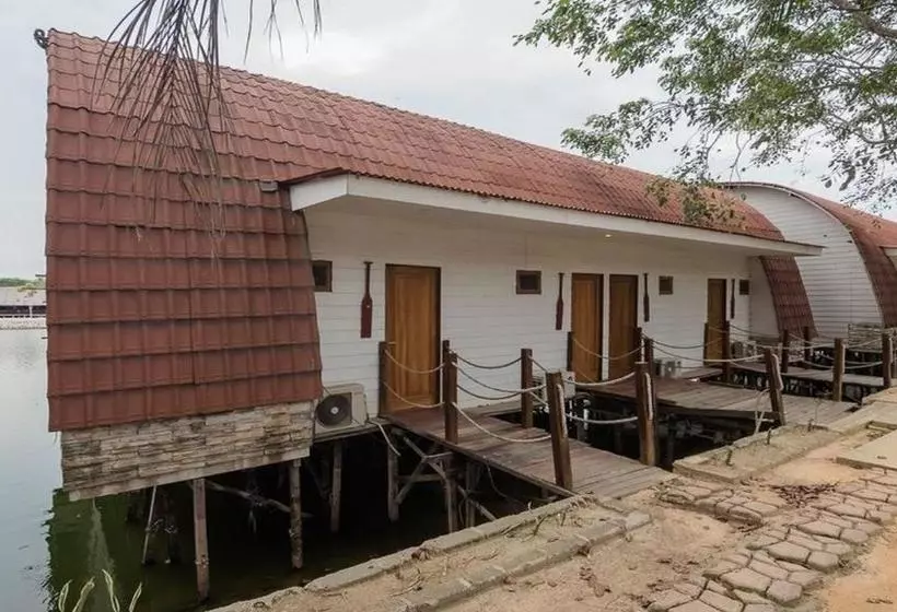 ペンション Reddoorz Near Pantai Coastarina Batam