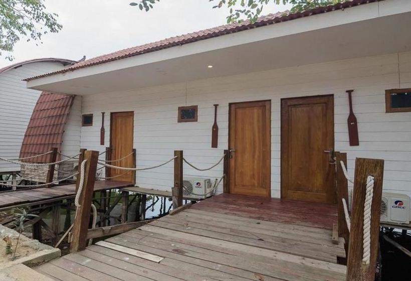 פנסיון Reddoorz Near Pantai Coastarina Batam