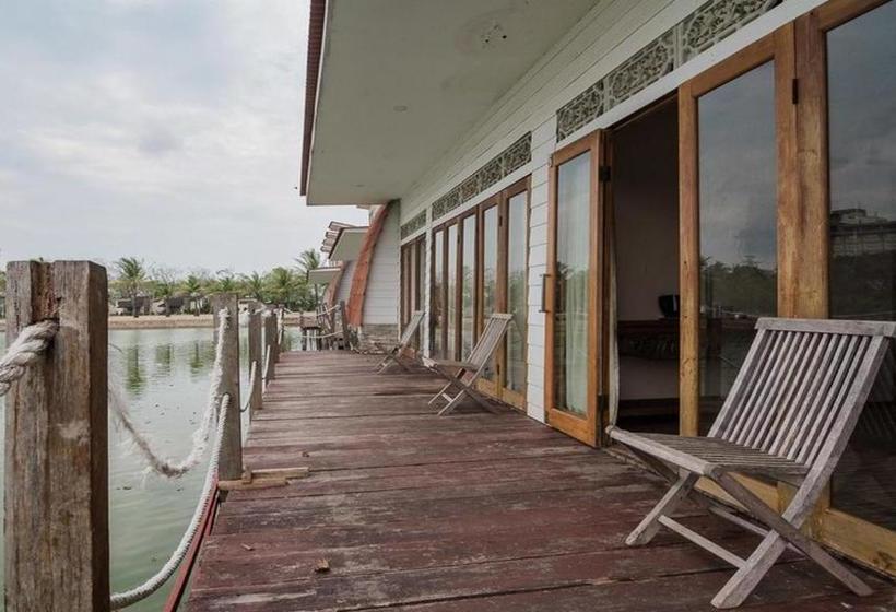 פנסיון Reddoorz Near Pantai Coastarina Batam