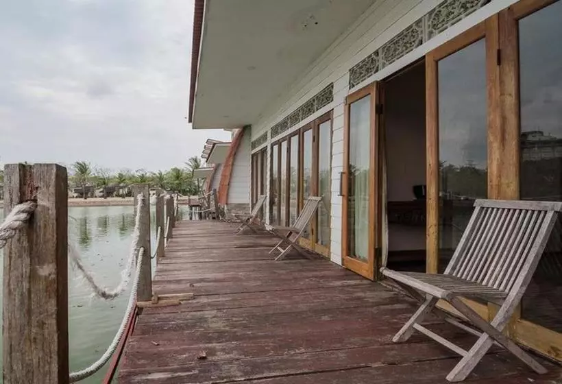 ペンション Reddoorz Near Pantai Coastarina Batam