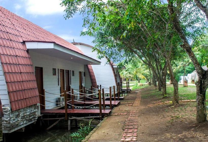 פנסיון Reddoorz Near Pantai Coastarina Batam