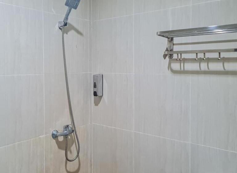 Reddoorz Plus At Hotel Royal Palangka Raya