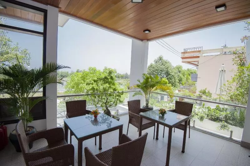 پانسیون Hoi An Sun Lake Villa