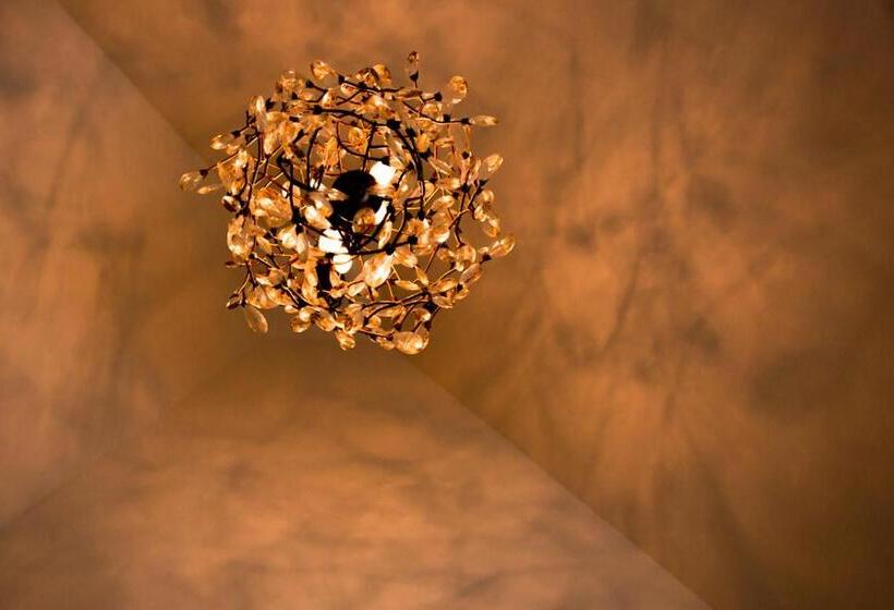 مبيت وإفطار The Fox And Owl Inn