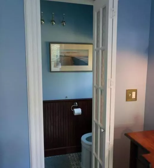 تختخواب و صبحانه The Fox And Owl Inn