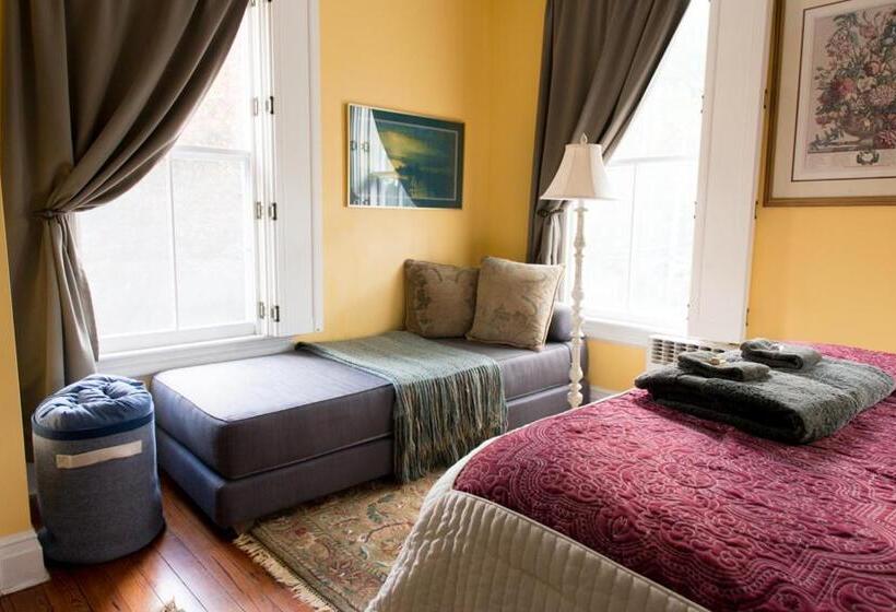 مبيت وإفطار The Fox And Owl Inn