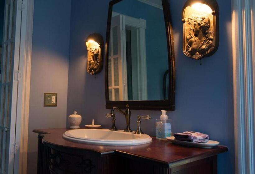 مبيت وإفطار The Fox And Owl Inn