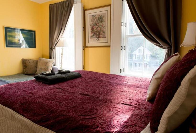 مبيت وإفطار The Fox And Owl Inn