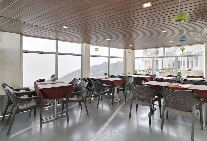 هتل Treebo Mayur, Mall Road