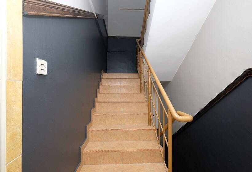 Nice Stay Hotel By Oyo Rooms