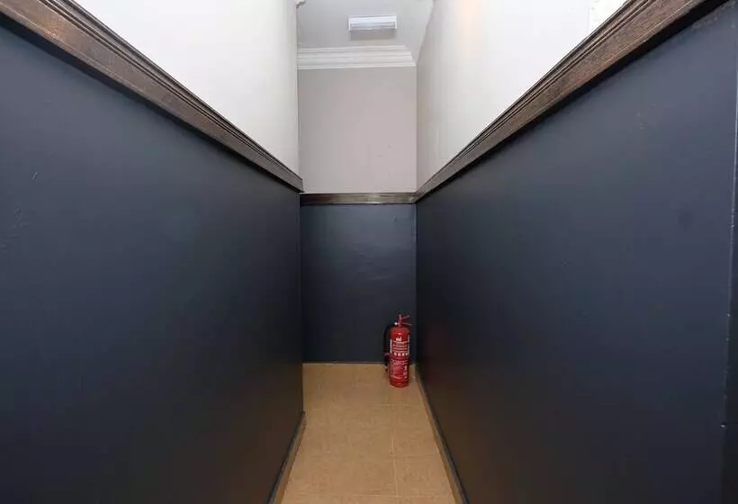 Nice Stay Hotel By Oyo Rooms