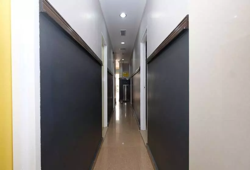 Nice Stay Hotel By Oyo Rooms