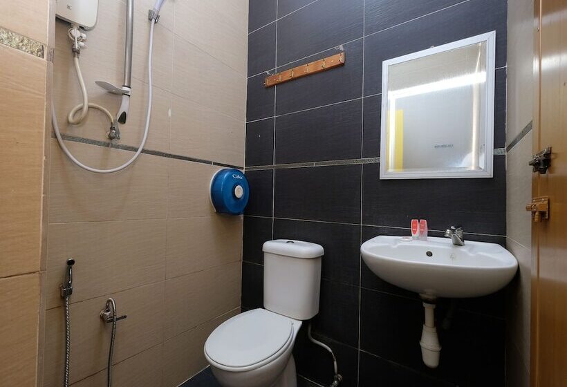 Nice Stay Hotel By Oyo Rooms