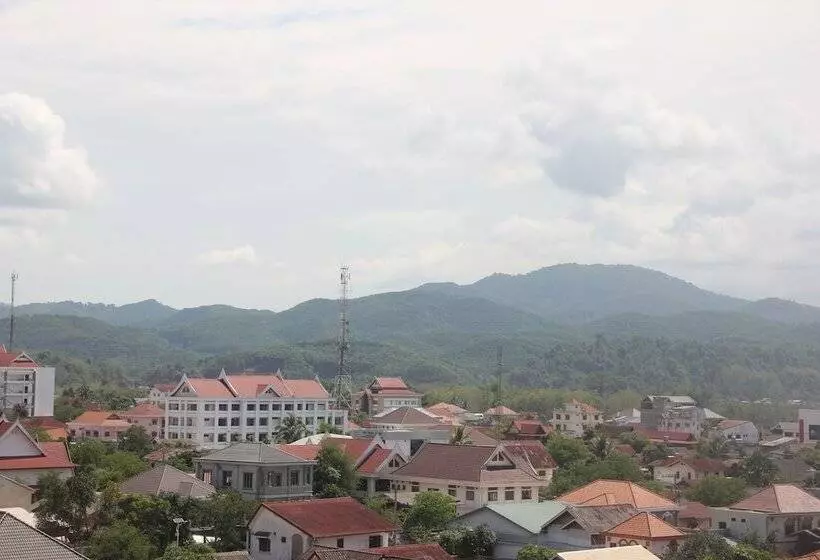 Royal Hotel Luang Namtha   Huang Ching