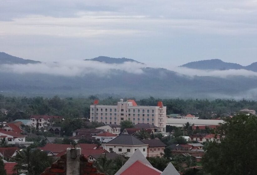 Royal Hotel Luang Namtha   Huang Ching