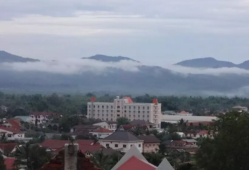 Royal Hotel Luang Namtha   Huang Ching