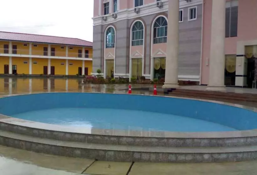 Royal Hotel Luang Namtha   Huang Ching