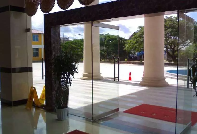 Royal Hotel Luang Namtha   Huang Ching