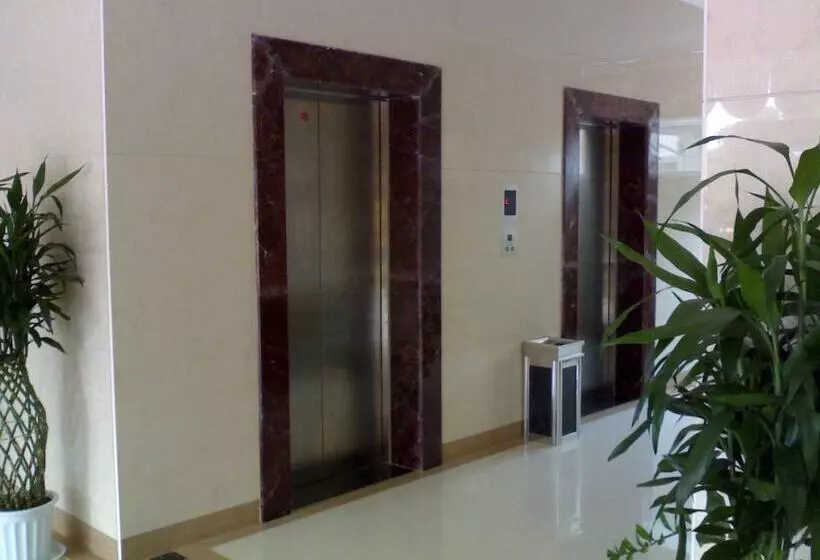 Royal Hotel Luang Namtha   Huang Ching