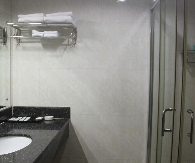 Royal Hotel Luang Namtha   Huang Ching