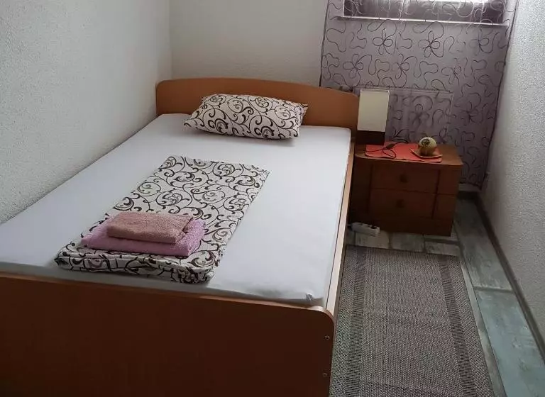 هاستل Prenoćište Sobe Rooms Aman