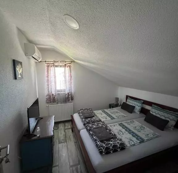 هاستل Prenoćište Sobe Rooms Aman