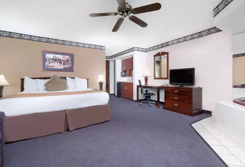 هتل Baymont By Wyndham La Crosse/onalaska