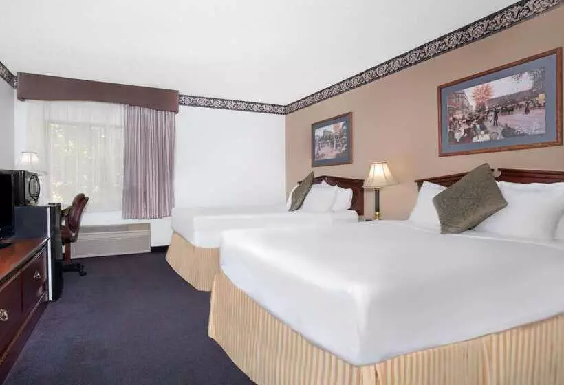 هتل Baymont By Wyndham La Crosse/onalaska