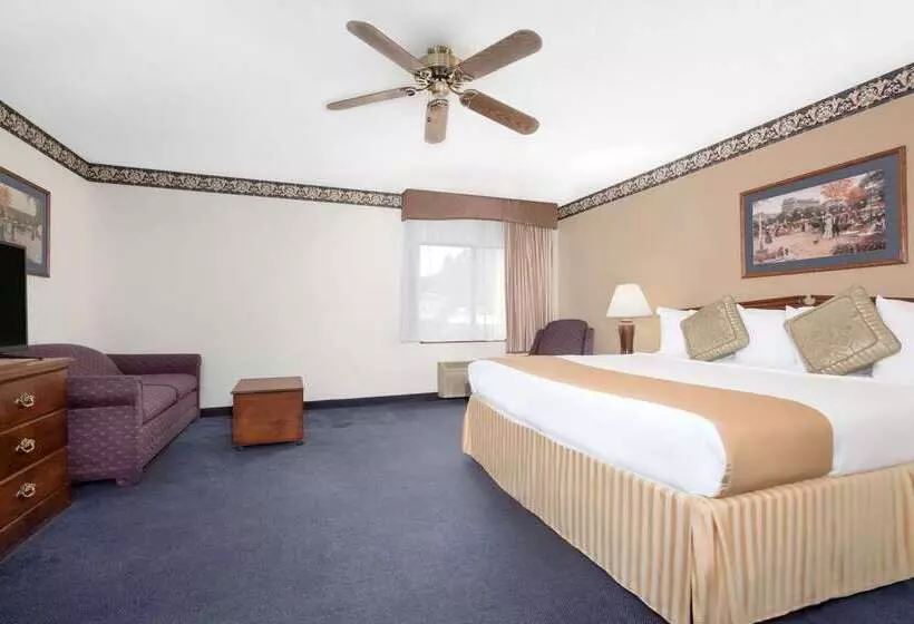 هتل Baymont By Wyndham La Crosse/onalaska