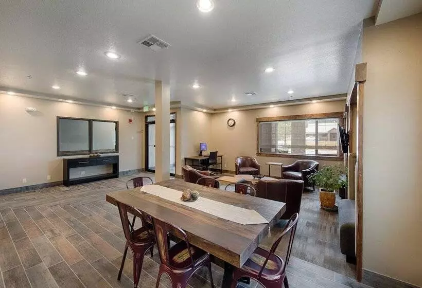 בית מלון כפרי Third Street Inn