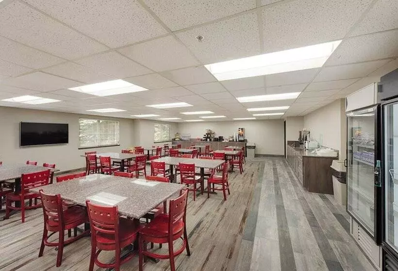 בית מלון כפרי Third Street Inn