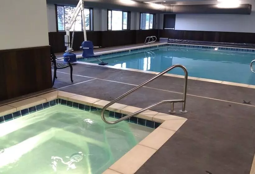 בית מלון כפרי Third Street Inn