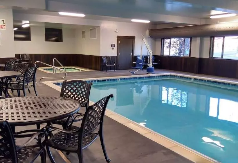 בית מלון כפרי Third Street Inn