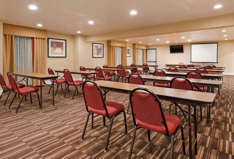 Отель Best Western Plus Ontario Airport & Convention Center