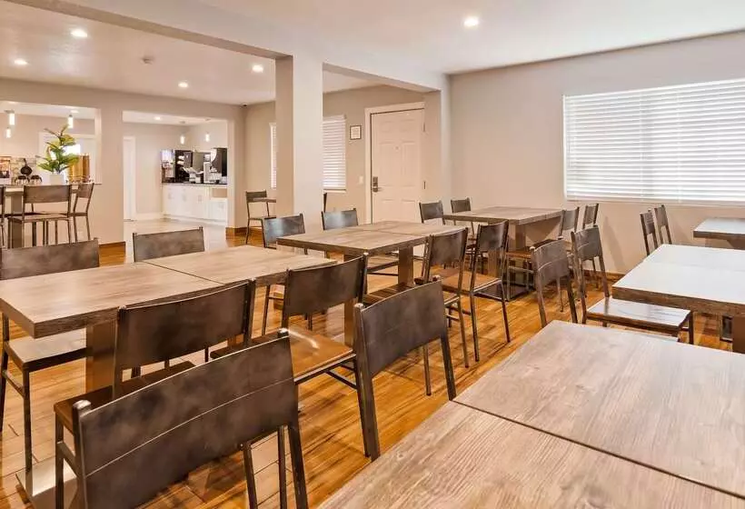 Отель Best Western Plus Ontario Airport & Convention Center