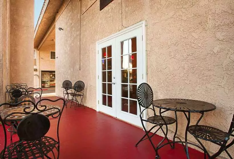 Отель Best Western Plus Ontario Airport & Convention Center