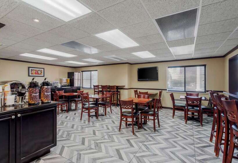 호텔 Comfort Inn & Suites