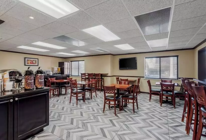 호텔 Comfort Inn & Suites