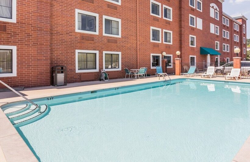 호텔 Comfort Inn & Suites