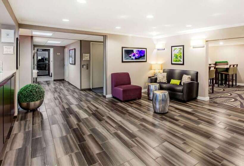 Отель La Quinta By Wyndham Houston Baytown East