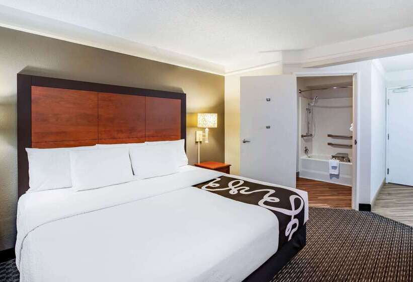 Отель La Quinta By Wyndham Houston Baytown East